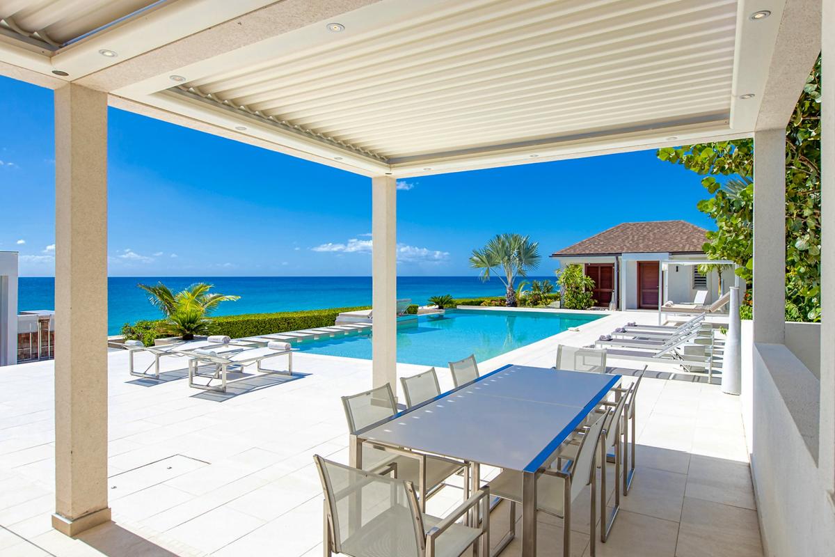 Luxury Beach Front Villa rental - Pool and table